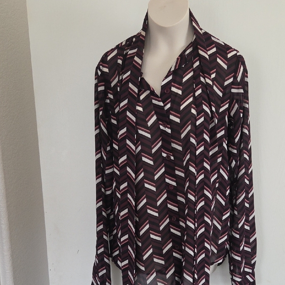 Chevron Patterned Blouse - Picture 2 of 3